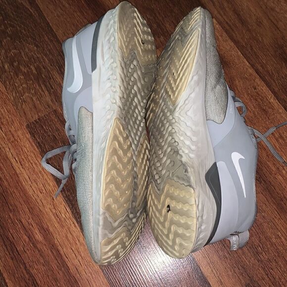 Nike size 9.5   - Picture 8 of 8